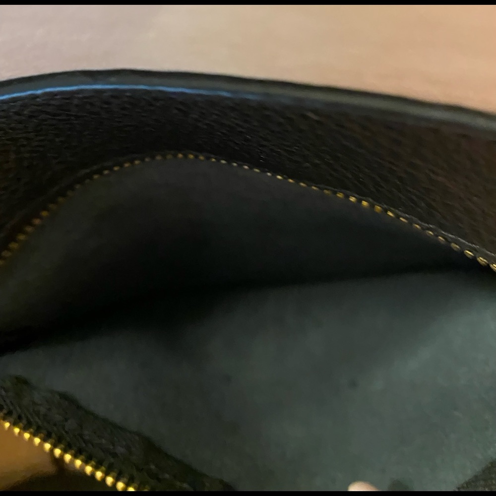 Cuyana Black Leather Tote - Picture 6 of 8